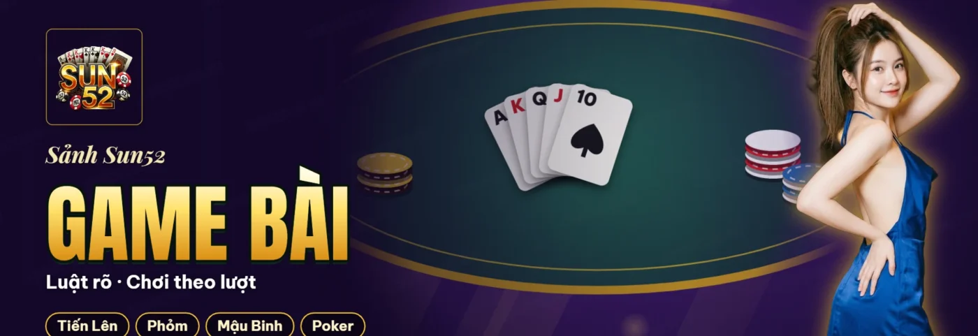 Bộ bài tây xếp trên mặt bàn chơi game bài với các lá bài úp và ngửa Bộ bài tây xếp trên mặt bàn chơi game bài với các lá bài úp và ngửa